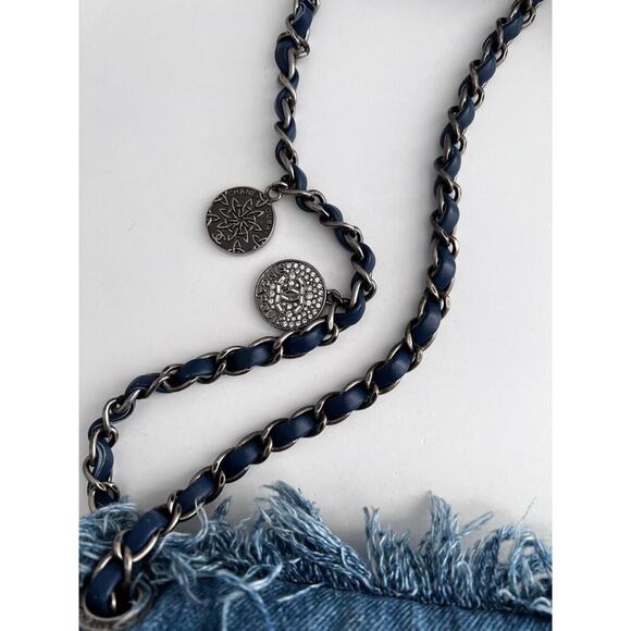 Chanel Paris-Dubai denim flap bag - Picture 5 of 12